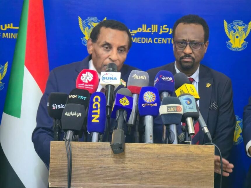 الحكومة السودانية تتحدث عن مفاجآت سياسية قريبة
