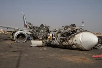 رويترز تفجر مفاجأة وتكشف ما وجدوه داخل “طائرة نيالا” الغامضة!