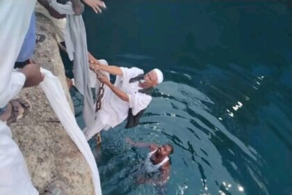 شرطي من مباحث ميناء عثمان دقنة ينقذ مسافرًا من الموت غرقًا
