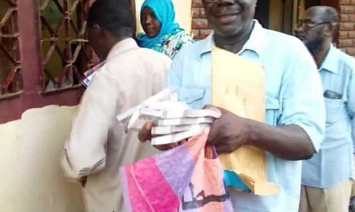 قرار جديد يطال رواتب المعلمين في السودان.. ويشعل موجة غضب