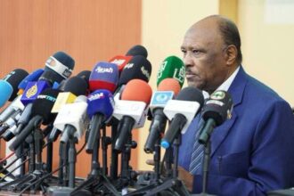 وزير الخارجية يكشف مفاجأة: قادة يملكون مصانع للمسيرات