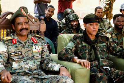 قائد بمجلس الصحوة الثوري يفتح النار على مناوي