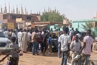 موتر وركشة احترقا.. والسودانيون يثبتون أن الشهامة ما ماتت