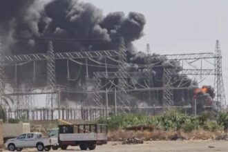 انفجارات ودخان وأضرار بمحطات الكهرباء.. خدمات المواطنين تحت التهديد